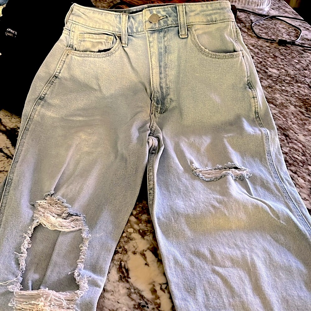 Hollister Ultra High Rise Mom Jean
